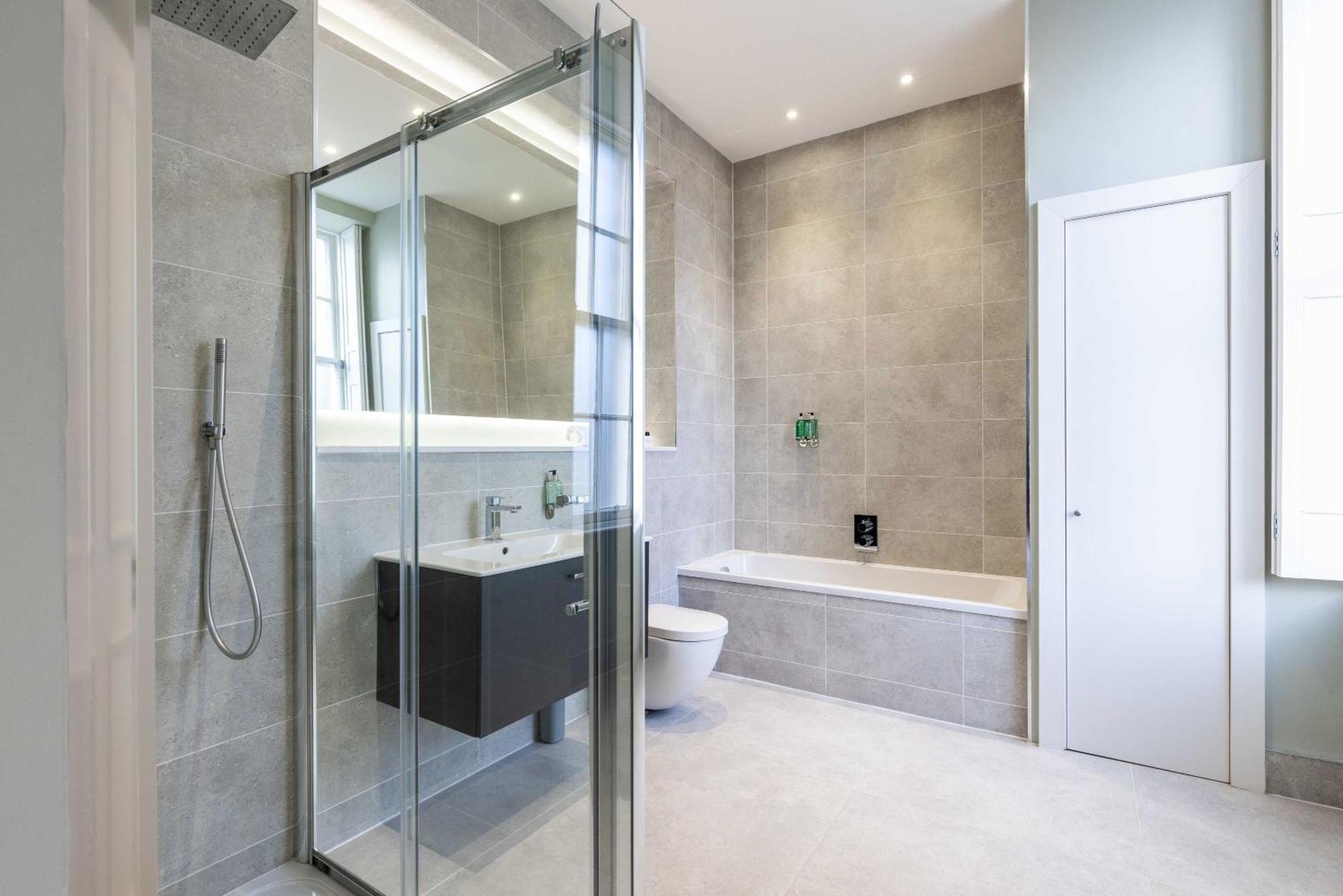 אדינבורו Dragon Suites - Alina Suite - 1 Bed City Centre Luxury Apartment מראה חיצוני תמונה